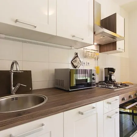 아파트 Garden With Terrace And Grill *