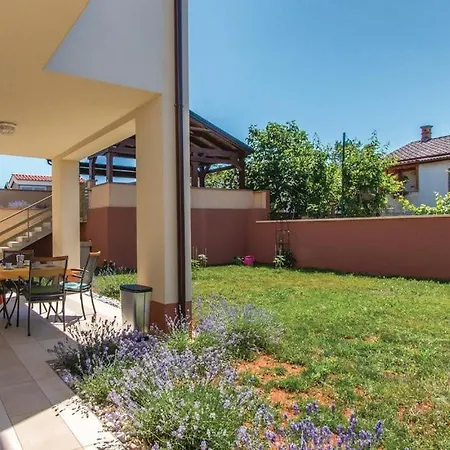 아파트 Garden With Terrace And Grill *