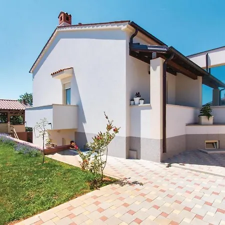 Garden With Terrace And Grill Appartamento Pola